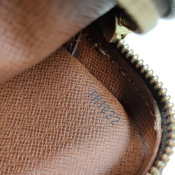 Louis Vuitton Amazon Brown Monogram Crossbody Bag lux214-102325 - Picture 10 of 10